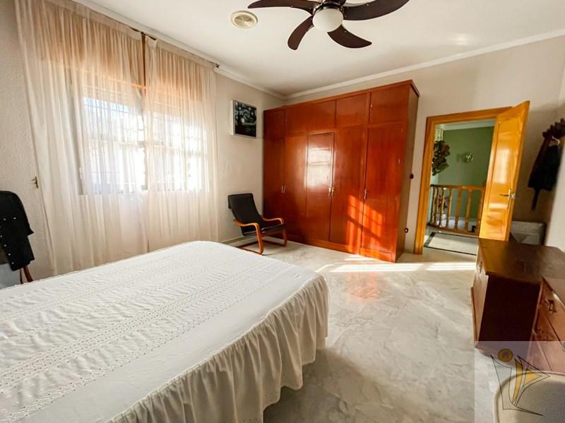 For sale of chalet in Atarfe