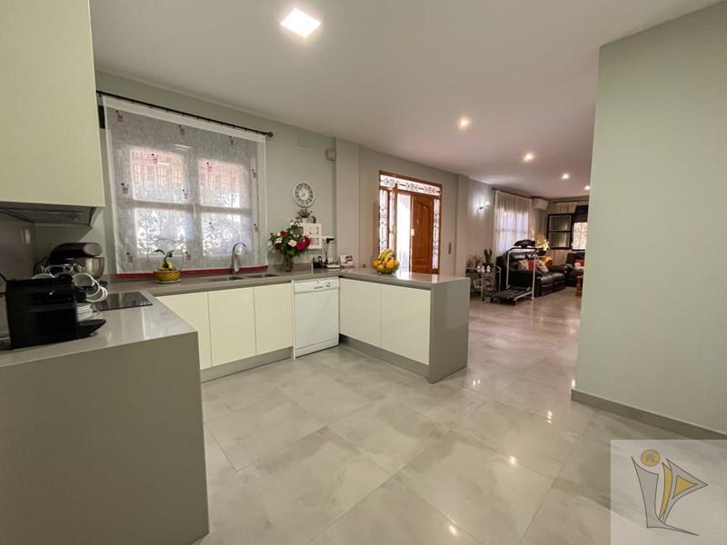For sale of chalet in Atarfe