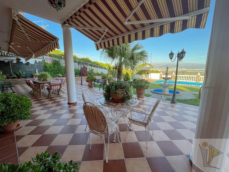 For sale of chalet in Atarfe