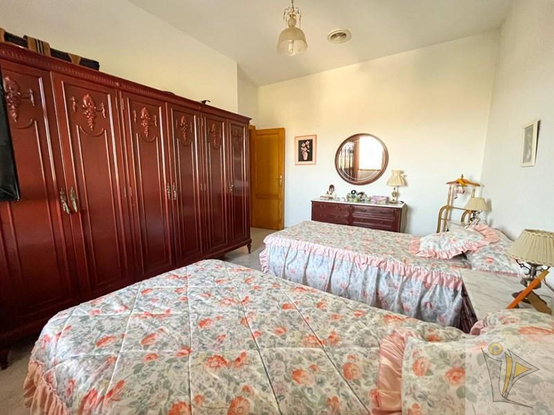 For sale of chalet in Atarfe