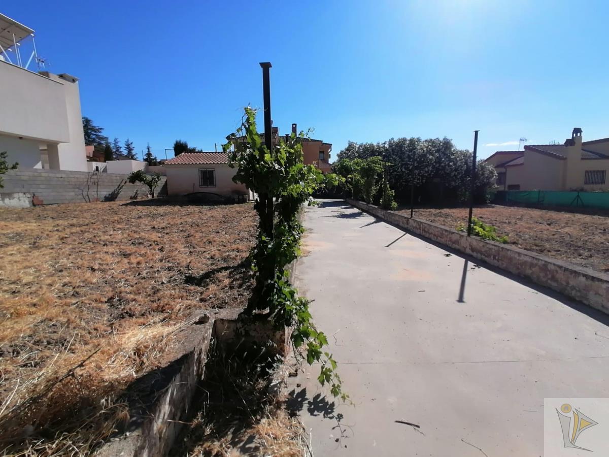 For sale of land in Otura