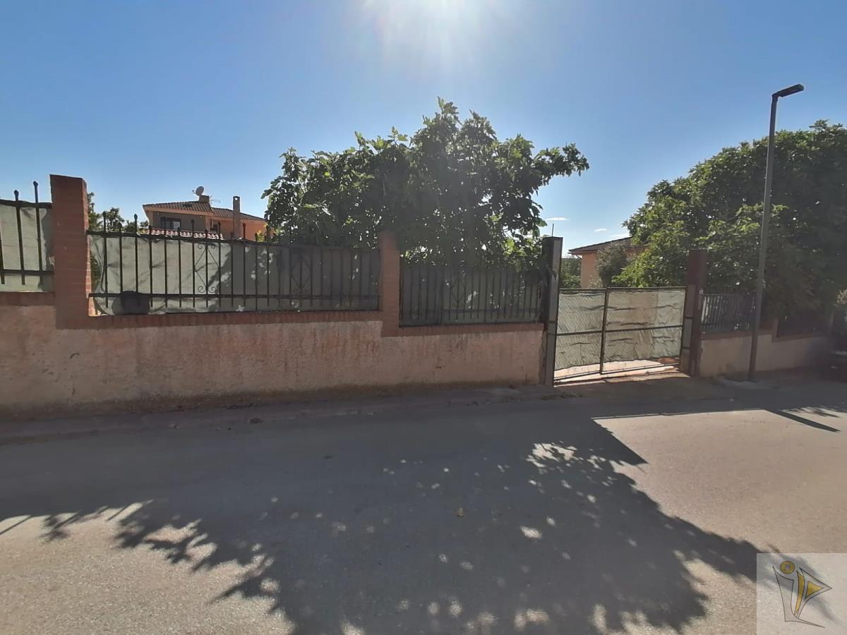For sale of land in Otura