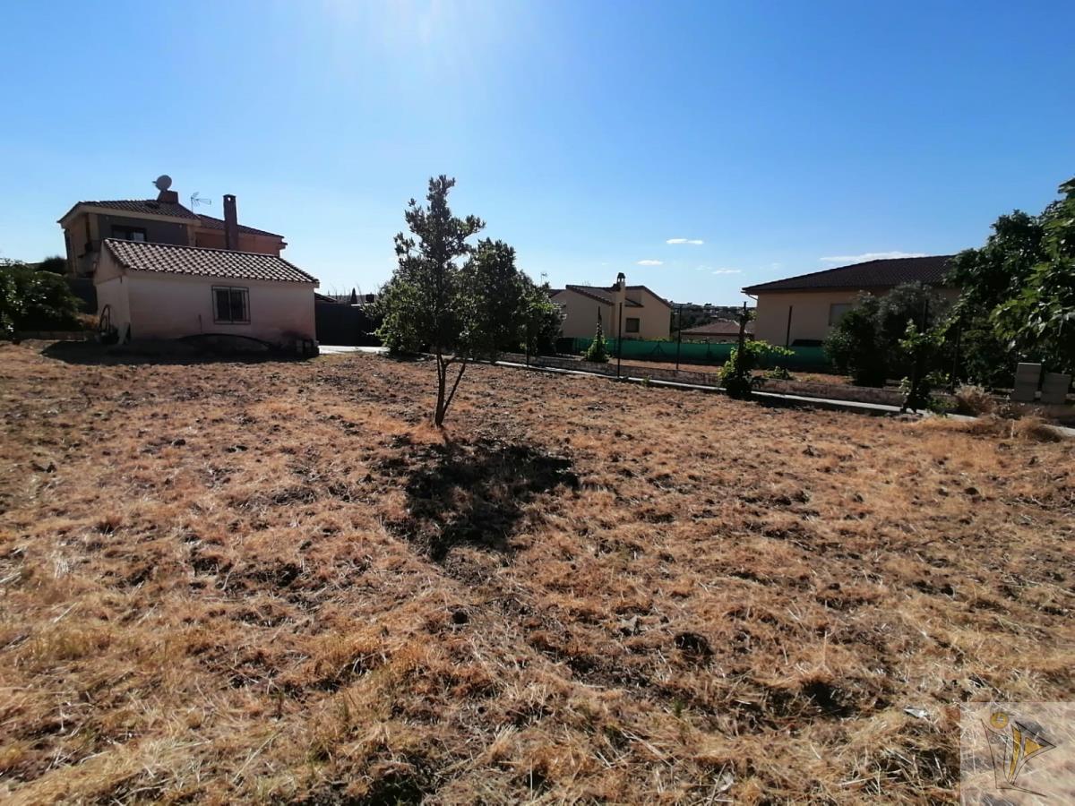 For sale of land in Otura