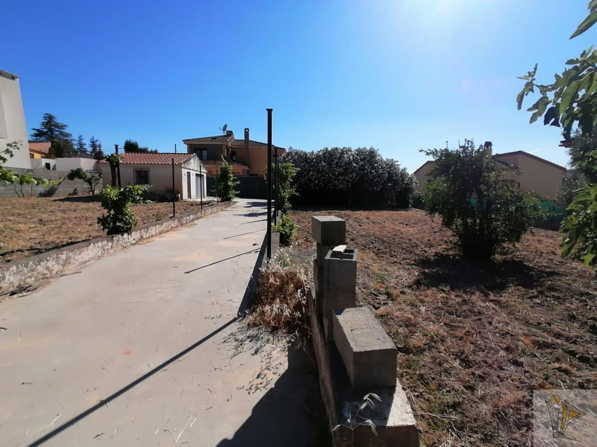 For sale of land in Otura