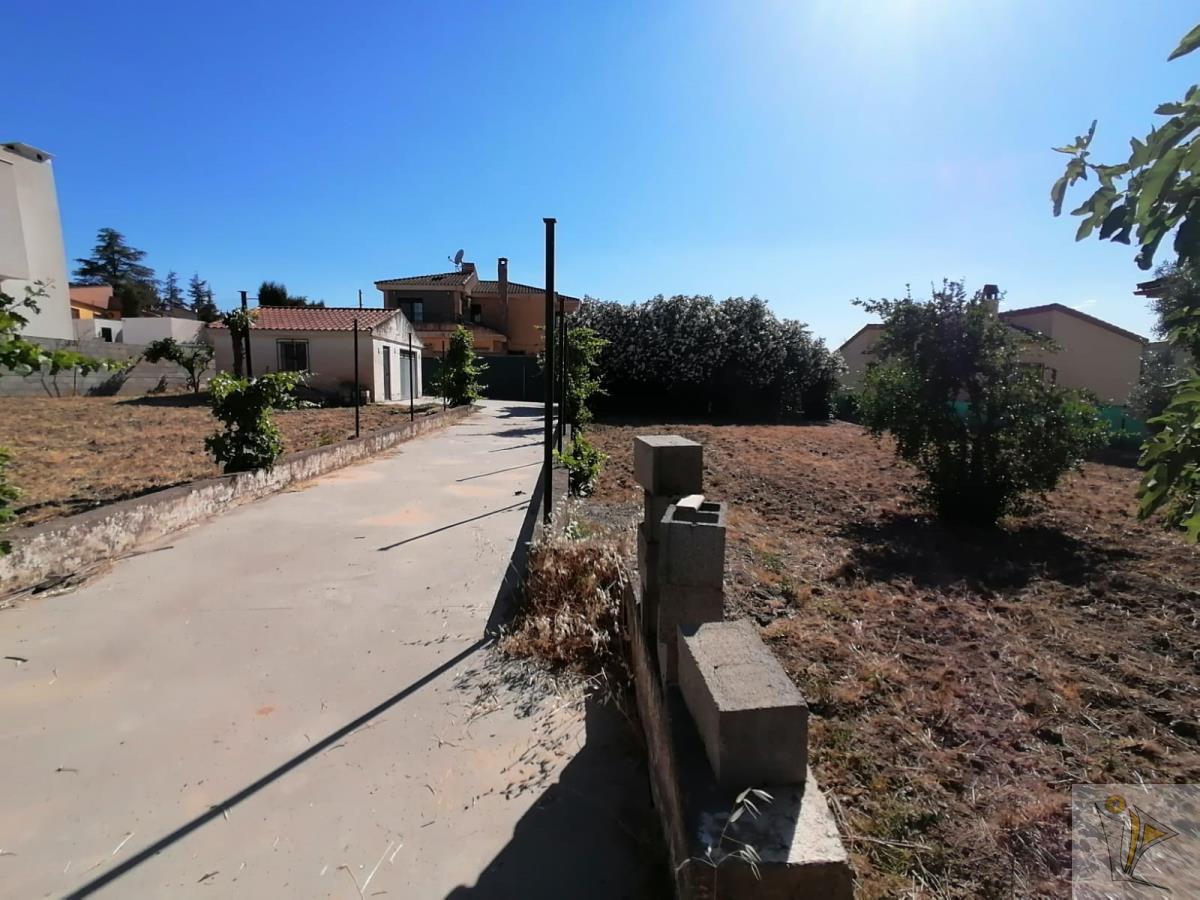 For sale of land in Otura