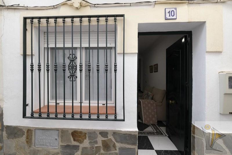 For sale of house in Güejar Sierra