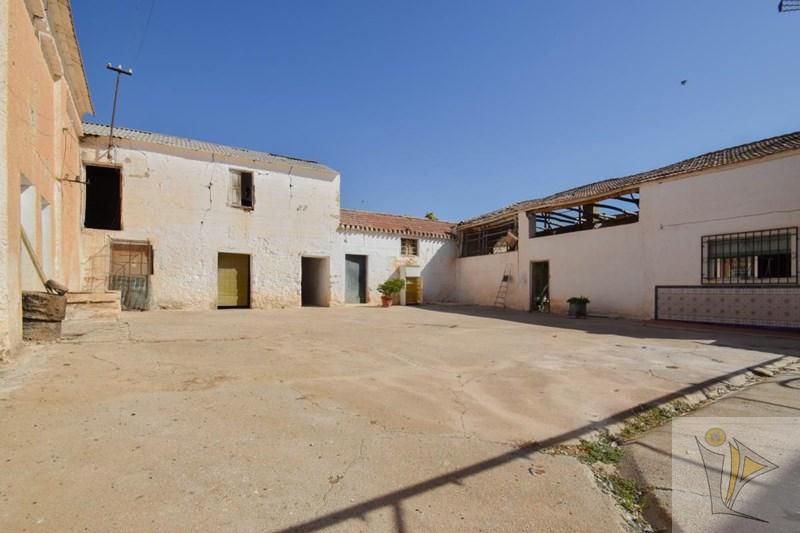 For sale of house in Pinos Puente