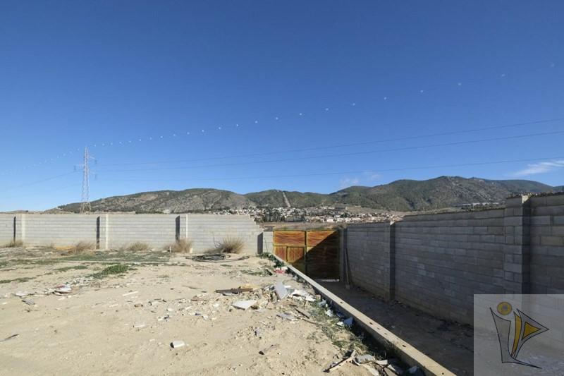 Venta de finca rústica en Padul