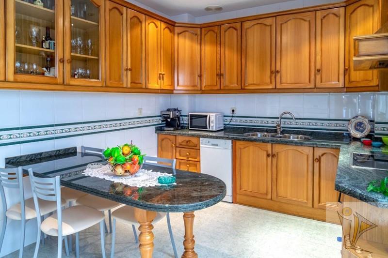 For sale of house in Granada