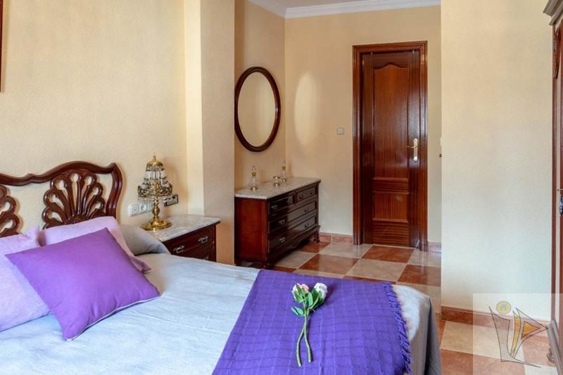 For sale of house in Granada