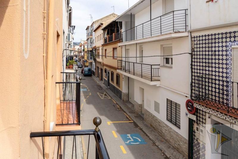 For sale of house in Granada