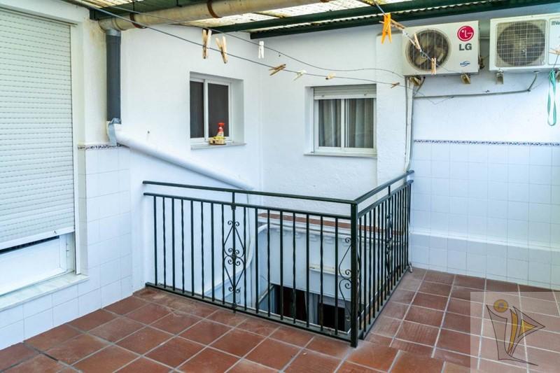 For sale of house in Granada