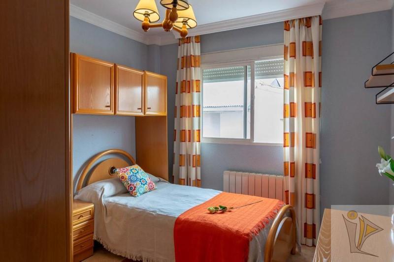 For sale of house in Granada