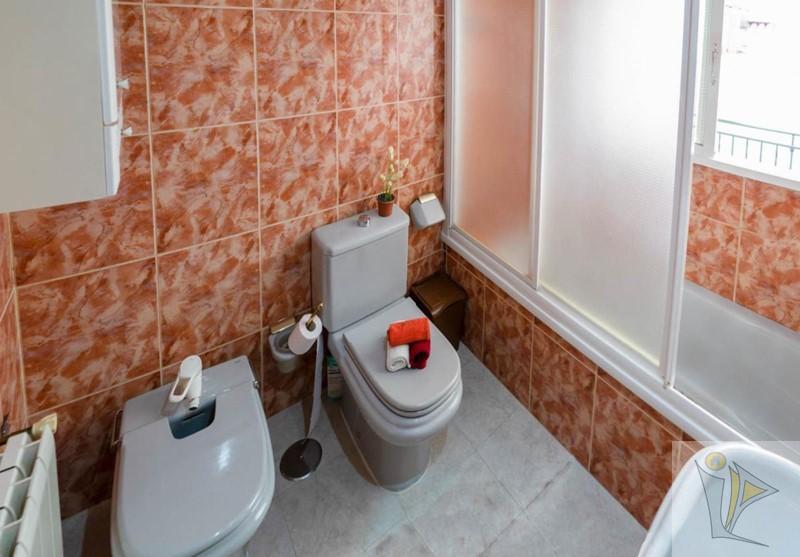For sale of house in Granada