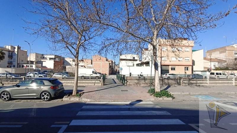 For sale of house in Granada