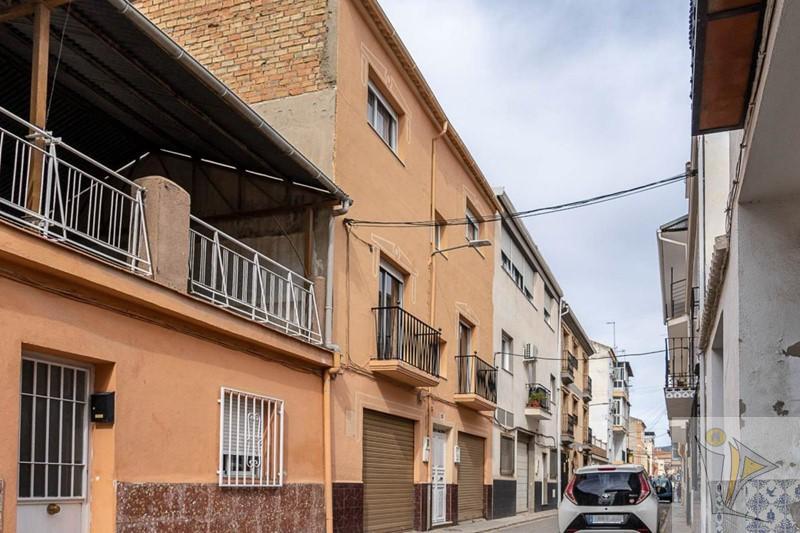For sale of house in Granada