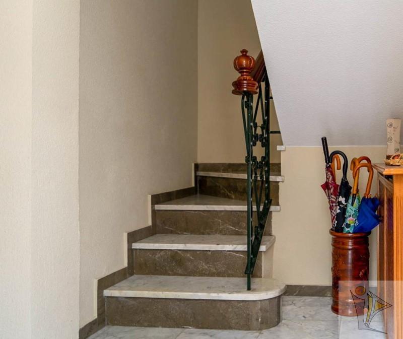 For sale of house in Granada