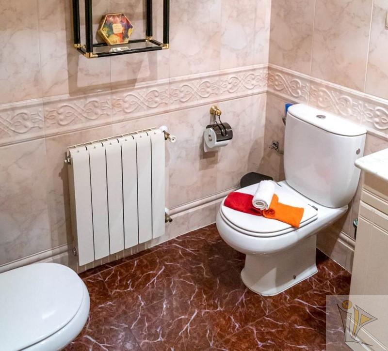 For sale of house in Granada