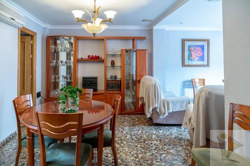 For sale of house in Granada