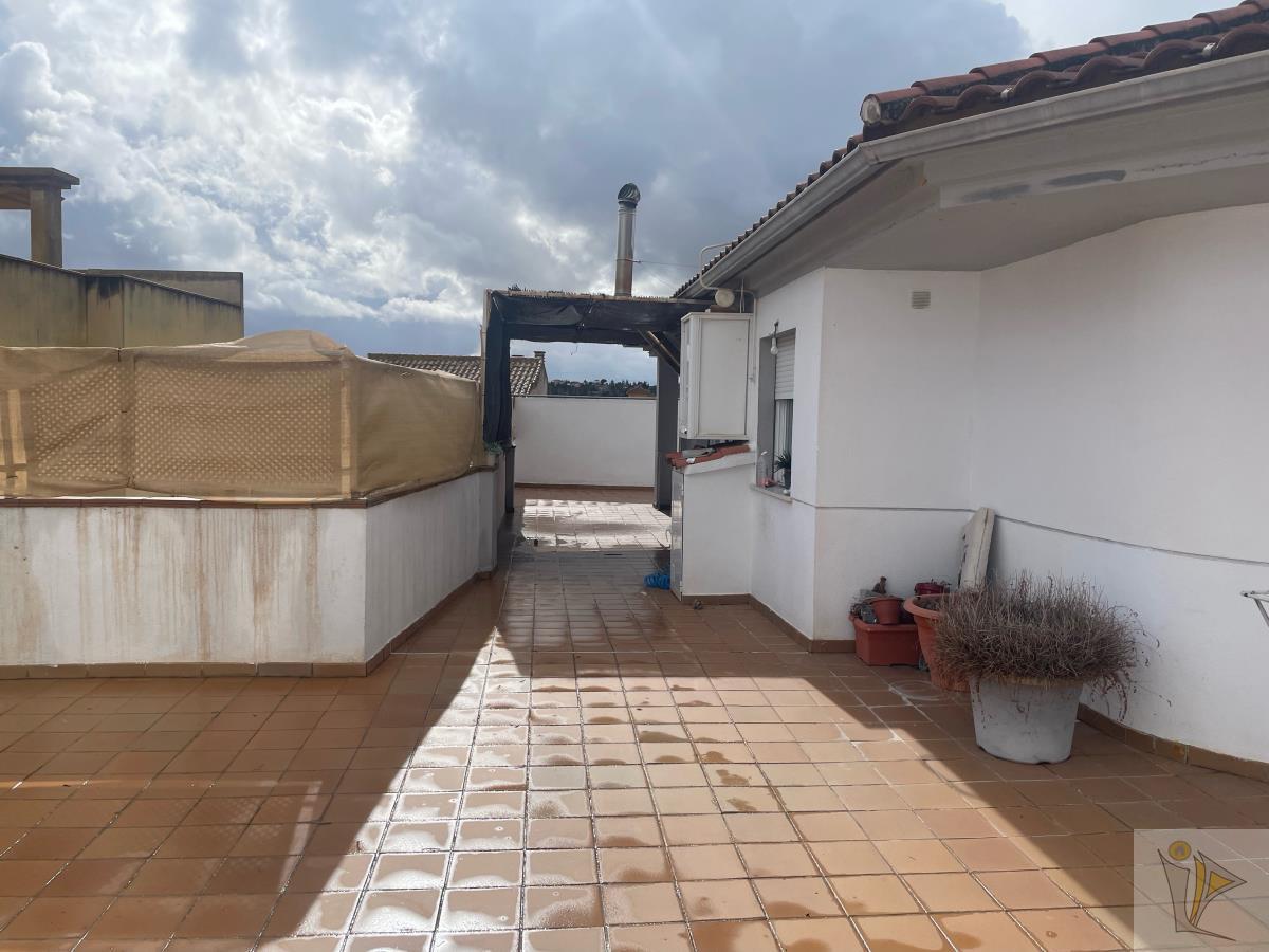 For sale of penthouse in Cúllar Vega