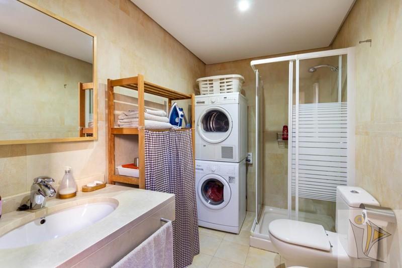 For sale of house in Granada