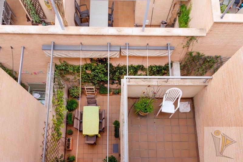 For sale of house in Granada