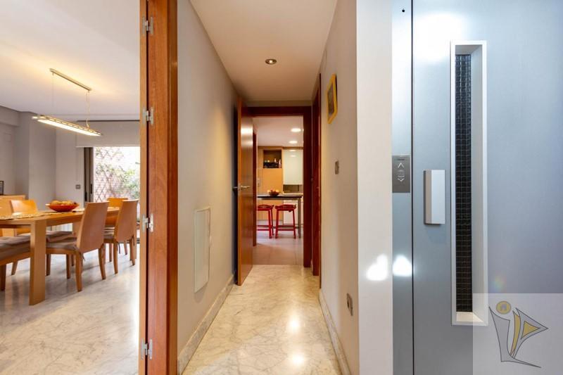 For sale of house in Granada