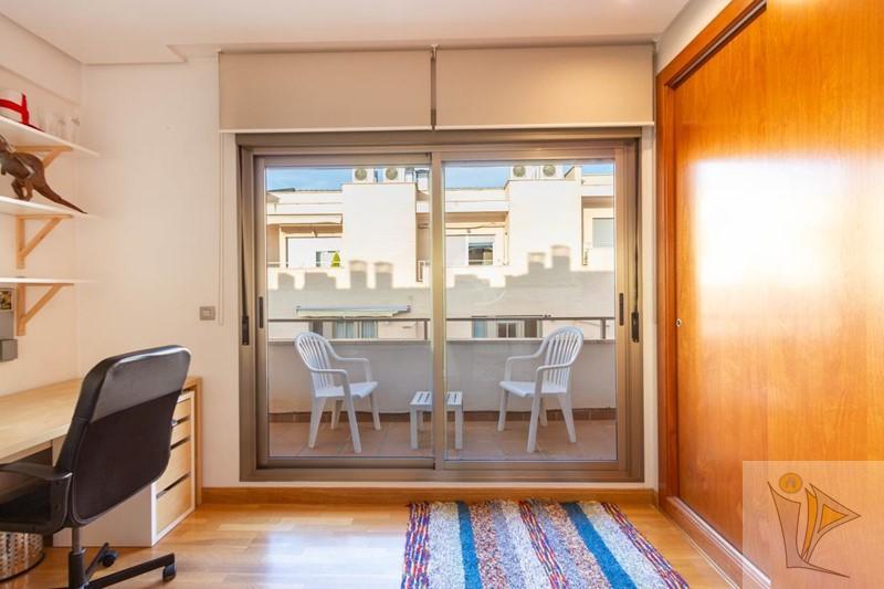 For sale of house in Granada