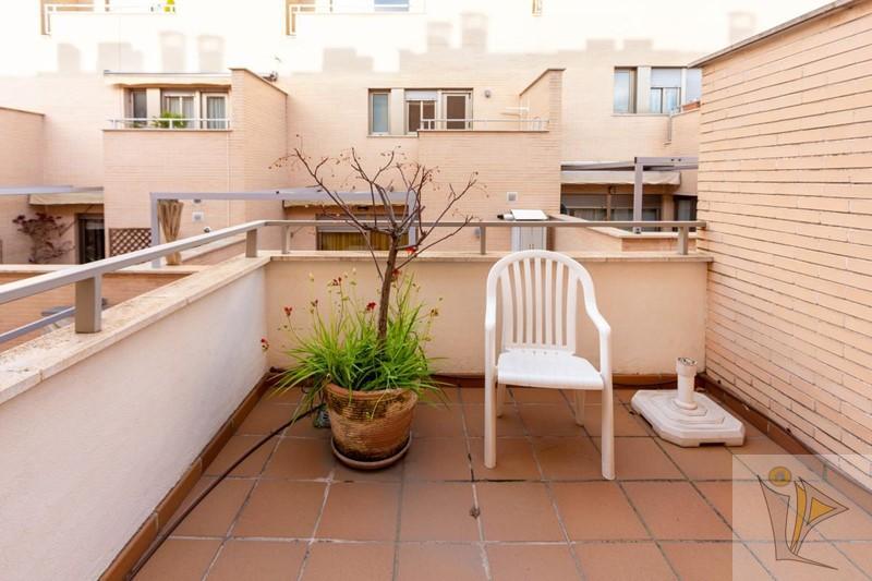 For sale of house in Granada