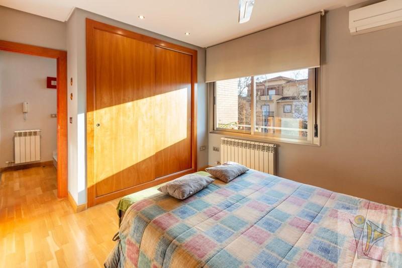 For sale of house in Granada