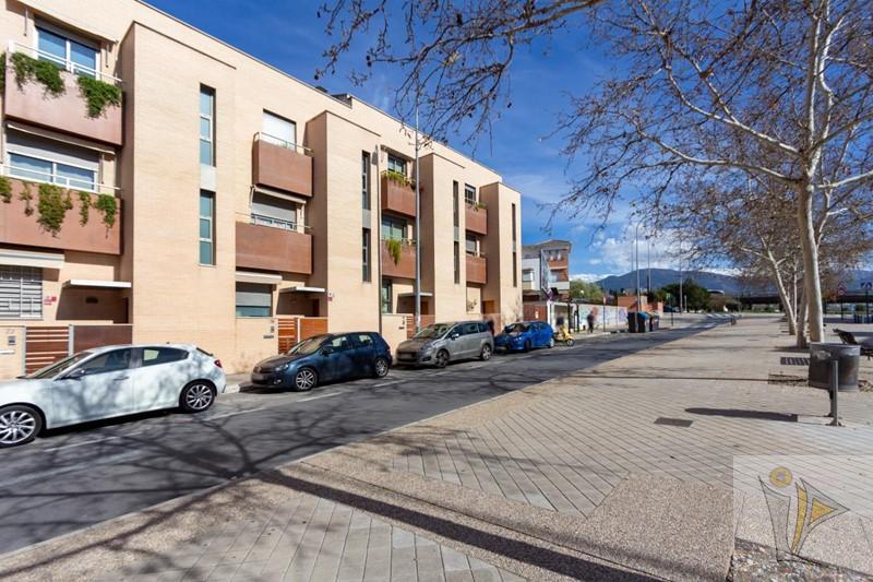 For sale of house in Granada