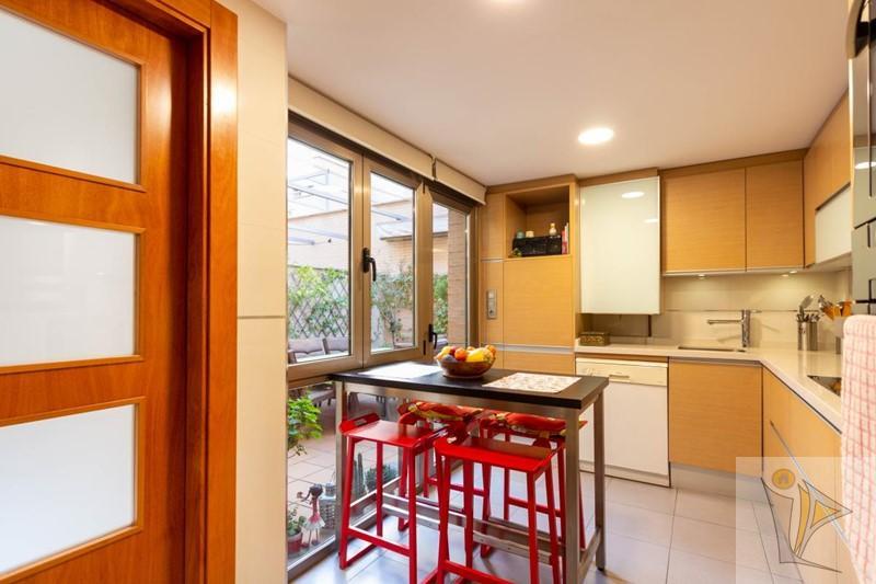 For sale of house in Granada