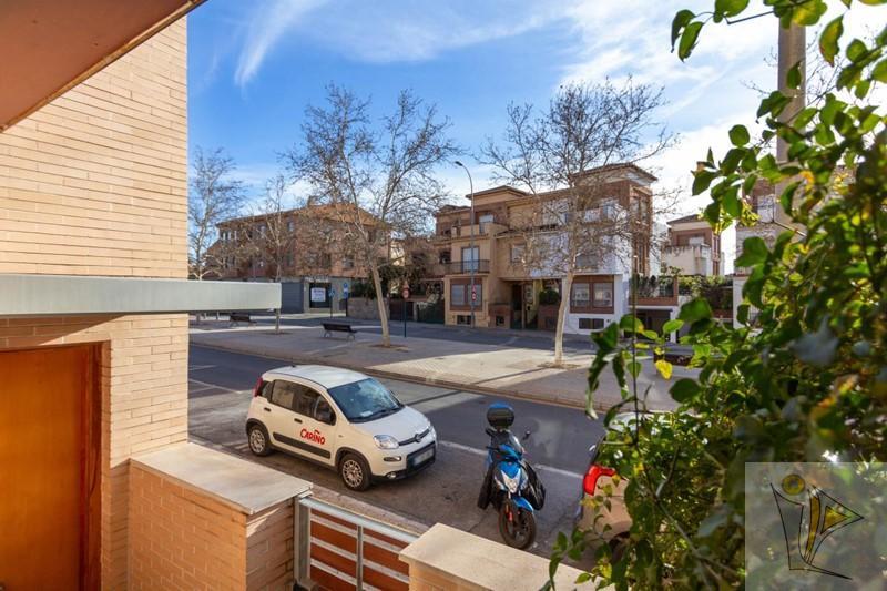 For sale of house in Granada