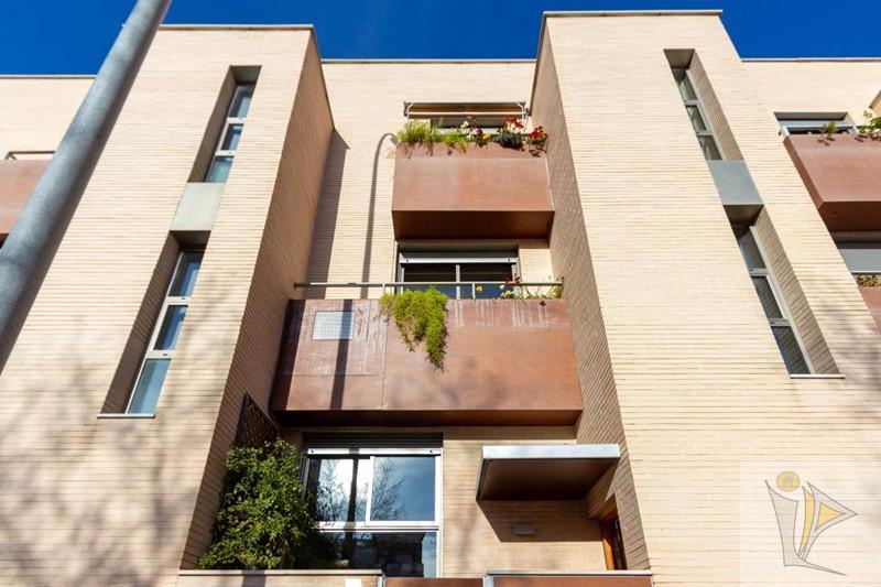For sale of house in Granada