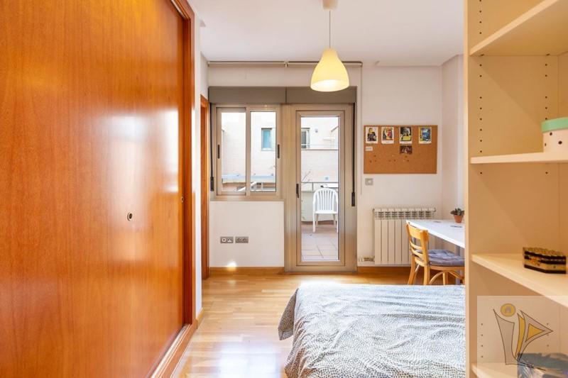 For sale of house in Granada