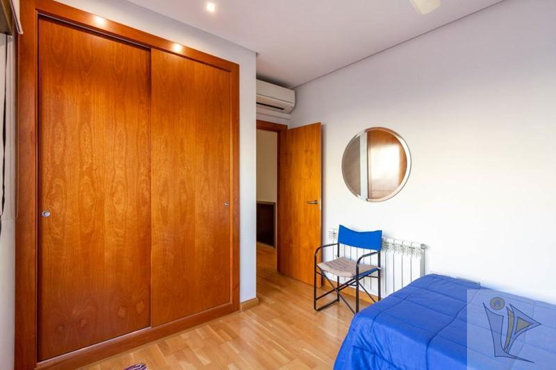 For sale of house in Granada