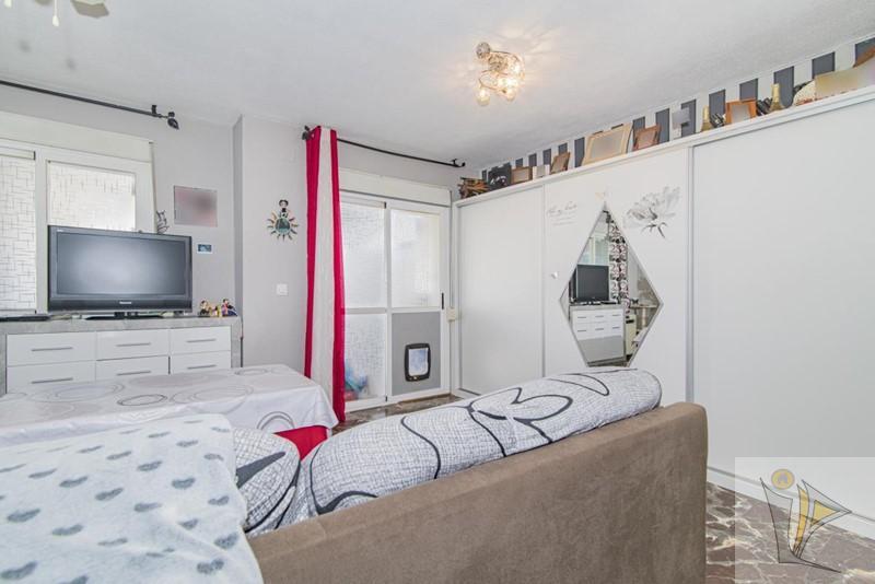 For sale of house in Huétor Vega