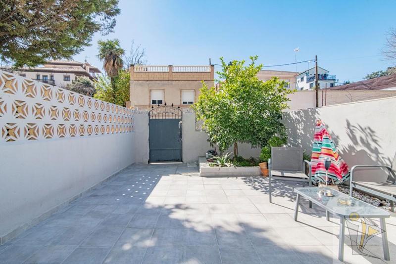 For sale of house in Huétor Vega