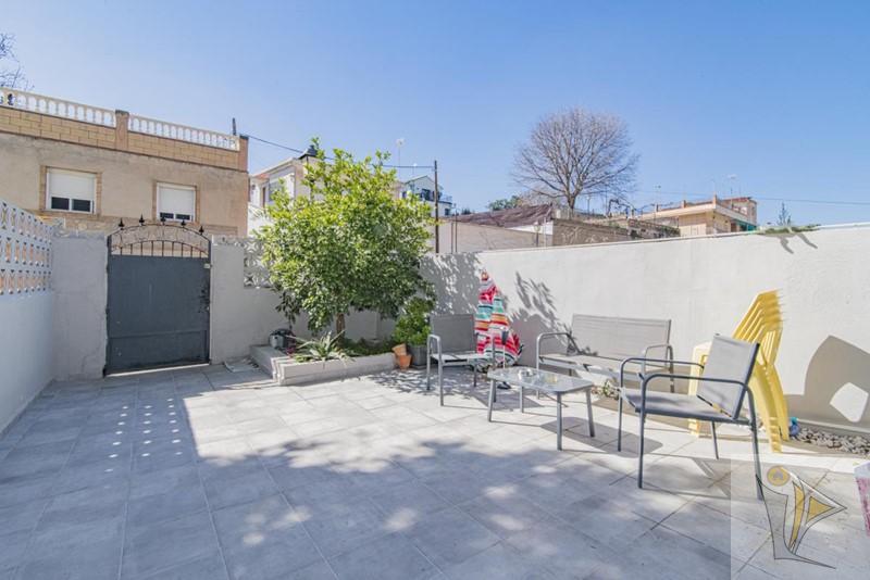 For sale of house in Huétor Vega