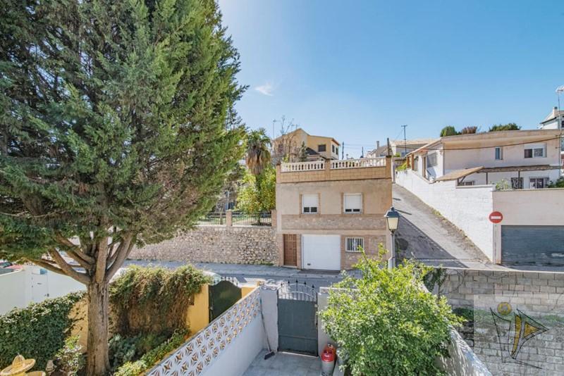 For sale of house in Huétor Vega