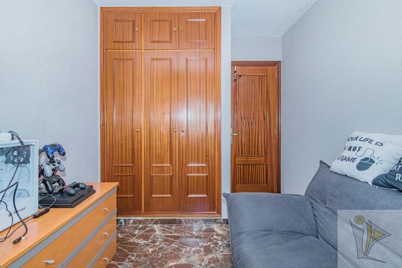 For sale of house in Huétor Vega