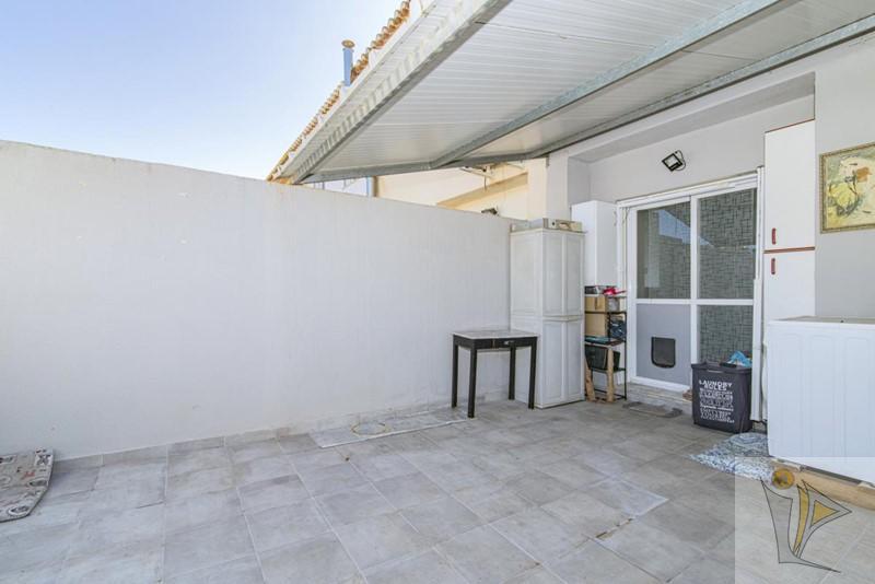 For sale of house in Huétor Vega