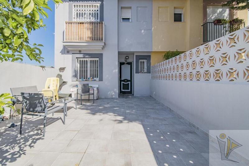 For sale of house in Huétor Vega