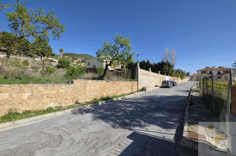 For sale of land in Padul