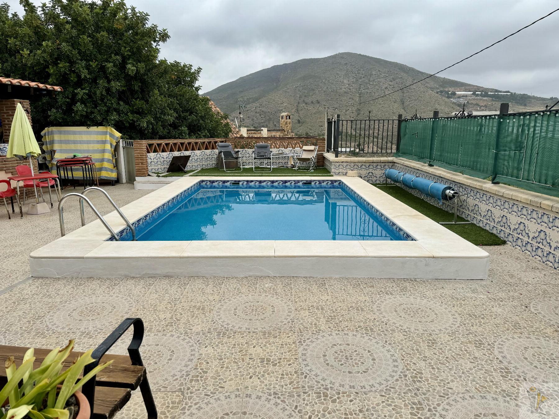 Venta de finca rústica en Molvízar