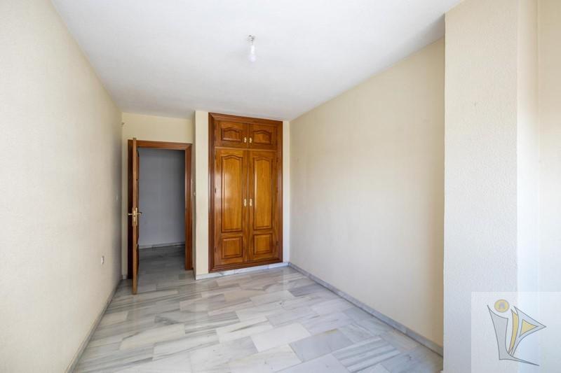 For sale of flat in Granada