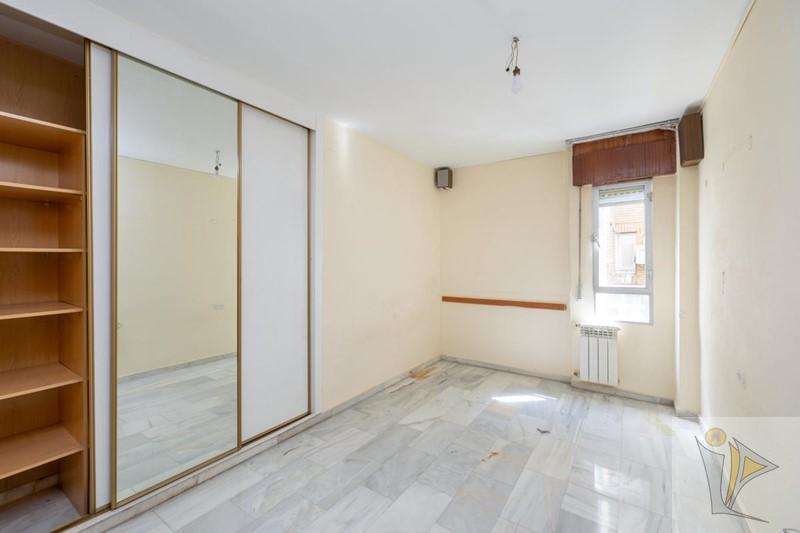 For sale of flat in Granada