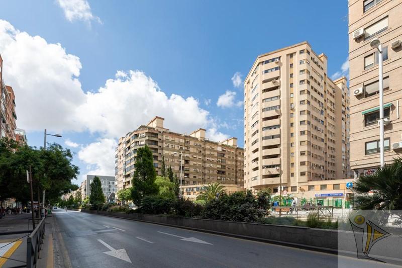 For sale of flat in Granada