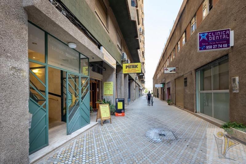 For sale of flat in Granada