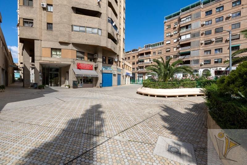 For sale of flat in Granada